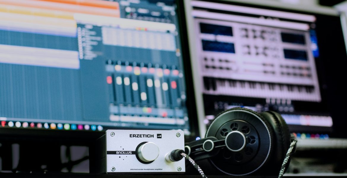 Logic Pro turns your Mac into a professional recording studio able to handle even the most demanding projects